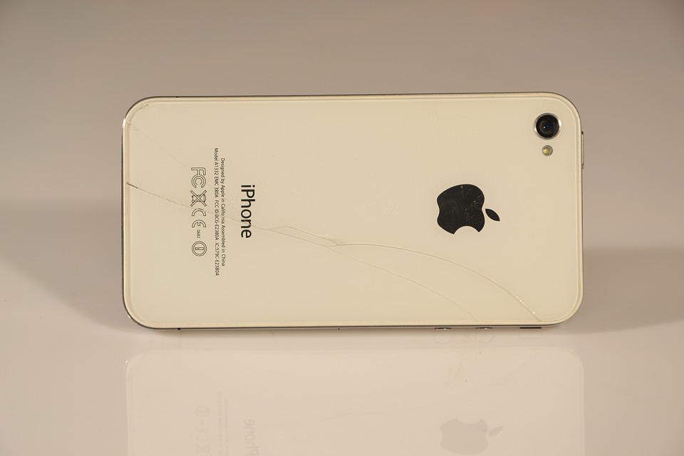 Velká škoda rozbitého mobilu.
